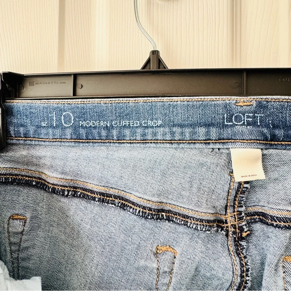 LOFT Modern Cuffed Crop Jeans Size 10 | Embroidered Floral & Crane Detail - Picture 6 of 7